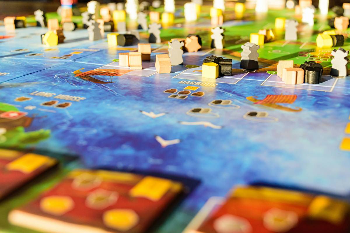 Best Tablet Board Games: 7 Essential Picks to Avoid a Painful Gaming Night